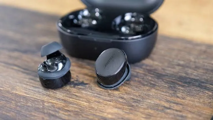 Foto Bose QuietComfort Earbuds (2024)