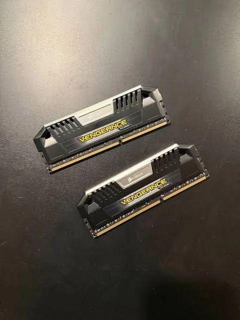 Foto Corsair Vengeance Pro DDR3-2133 16GB (2x8GB)